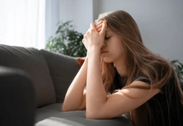 Imagem da noticia Qual é a diferença entre estar triste e ter depressão? Entenda