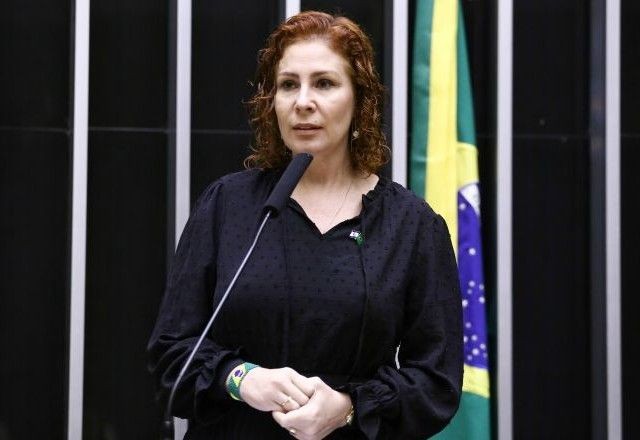 Imagem da noticia Presa na Itália, Carla Zambelli é alvo de processo de cassação na Câmara; veja próximos passos