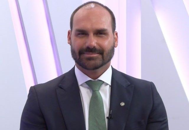 Imagem da noticia Eduardo Bolsonaro diz que prefere orçamento secreto a "emendas Pix"