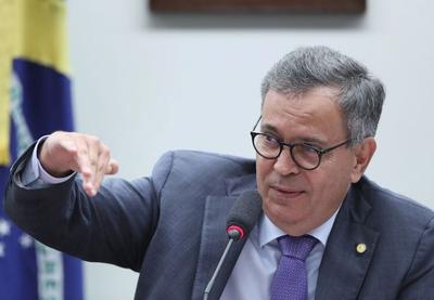 Deputado Félix Mendonça é alvo de operação da PF contra desvios de emendas parlamentares Deputado Félix Mendonça é alvo de operação da PF contra desvios de emendas parlamentares