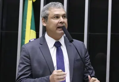 Presidente do PT na Câmara pede mobilização nas redes contra PL da dosimestria: 'Chantagem' Presidente do PT na Câmara pede mobilização nas redes contra PL da dosimestria: 'Chantagem'