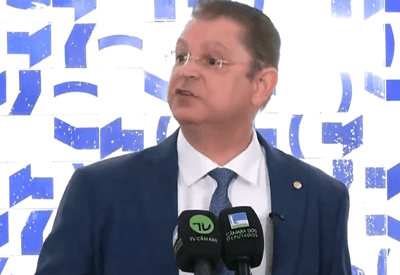 "Mais uma operação para perseguir a oposição", diz Sóstenes Cavalcante após investigação da PF "Mais uma operação para perseguir a oposição", diz Sóstenes Cavalcante após investigação da PF