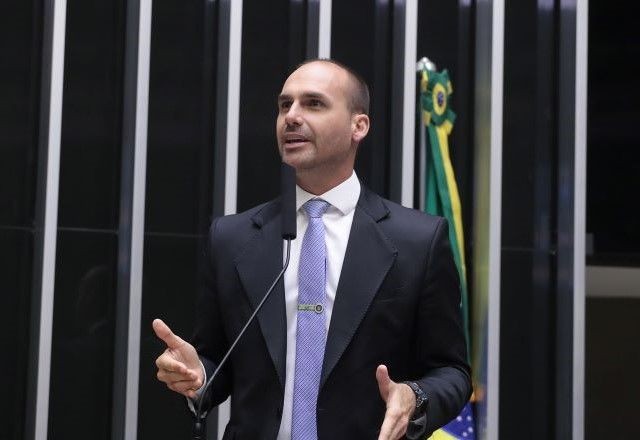 Imagem da noticia Eduardo Bolsonaro diz que Motta está sendo "ameaçado" para não pautar anistia na Câmara