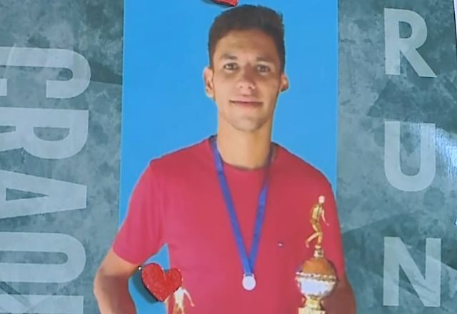 Imagem da noticia Jogador de futebol amador é morto por colega de time após dívida de R$ 300