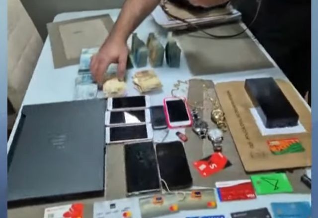 Imagem da noticia Criminosos falavam que celular estava "infectado" em golpe que invadia contas bancárias