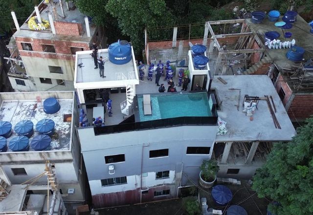 Imagem da noticia Polícia faz operação para demolir prédios do tráfico na Rocinha (RJ)