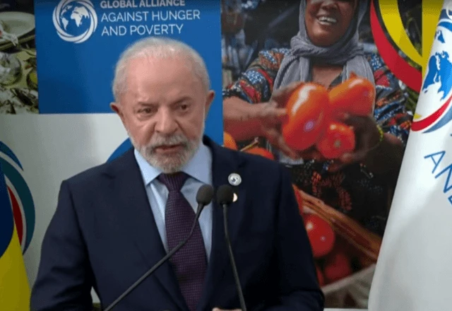 Imagem da noticia Lula diz que não quer um amigo no STF, e sim um ministro gabaritado