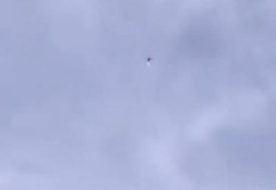 VÍDEO: criminosos lançam bombas com drones contra operação policial no Rio VÍDEO: criminosos lançam bombas com drones contra operação policial no Rio