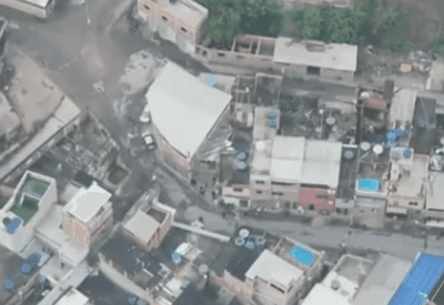 Imagens mostram movimentação de suspeitos fortemente armados antes da megaoperação no Rio; assista  Imagens mostram movimentação de suspeitos fortemente armados antes da megaoperação no Rio; assista