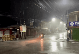 Imagem da notícia Supertufão castiga Filipinas, deixa mortos e força 1 milhão de pessoas a saírem de casa