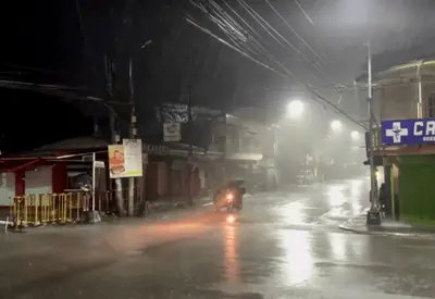 Supertufão castiga Filipinas, deixa mortos e força 1 milhão de pessoas a saírem de casa Supertufão castiga Filipinas, deixa mortos e força 1 milhão de pessoas a saírem de casa