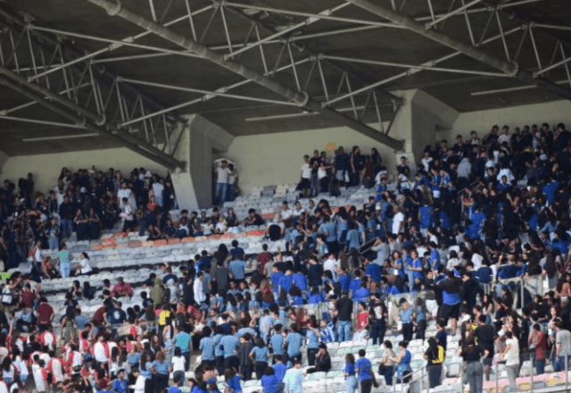 Imagem da noticia Aula com quase 30 mil alunos termina em briga e confusão no Mineirão