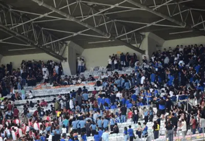 Aula com quase 30 mil alunos termina em briga e confusão no Mineirão Aula com quase 30 mil alunos termina em briga e confusão no Mineirão