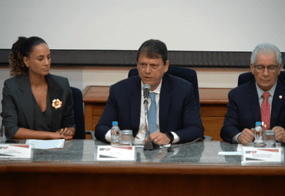 Sonegação bilionária da Refit em SP equivale a "um hospital de médio porte" por mês, diz Tarcísio Sonegação bilionária da Refit em SP equivale a "um hospital de médio porte" por mês, diz Tarcísio