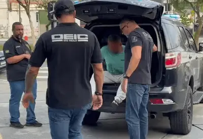 Polícia prende quatro suspeitos de integrar quadrilha especializada em roubo de cargas em SP Polícia prende quatro suspeitos de integrar quadrilha especializada em roubo de cargas em SP