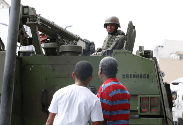 Imagem da noticia Maior facção do Rio expande controle territorial, enquanto milícia perde força, mostra estudo