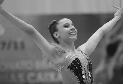 Isabelle Marciniak, campeã brasileira de ginástica rítmica, morre aos 18 anos Isabelle Marciniak, campeã brasileira de ginástica rítmica, morre aos 18 anos