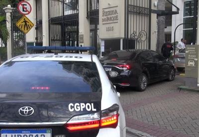 Policial civil e mais 3 suspeitos são presos em operação contra milícia na Baixada Fluminense Policial civil e mais 3 suspeitos são presos em operação contra milícia na Baixada Fluminense