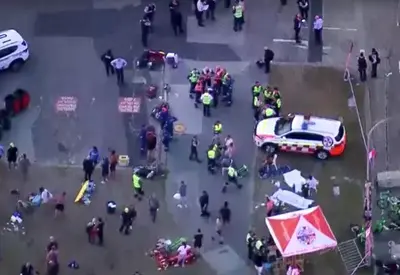 Ataque a tiros em evento judaico na Austrália deixa 12 mortos Ataque a tiros em evento judaico na Austrália deixa 12 mortos