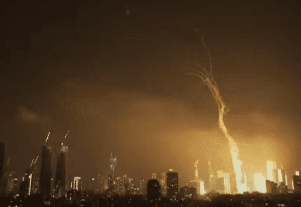 Imagem da notícia: Grupo de brasileiros deixa Irã de carro, e embaixada abre chamado para mapear quem mais quer deixar o país