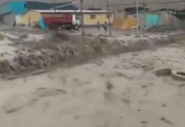 Imagem da noticia Deslizamento de terra deixa 36 mortos no sul do Peru