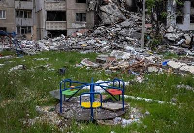 Forças russas estão perto de cercar tropas ucranianas no leste Forças russas estão perto de cercar tropas ucranianas no leste