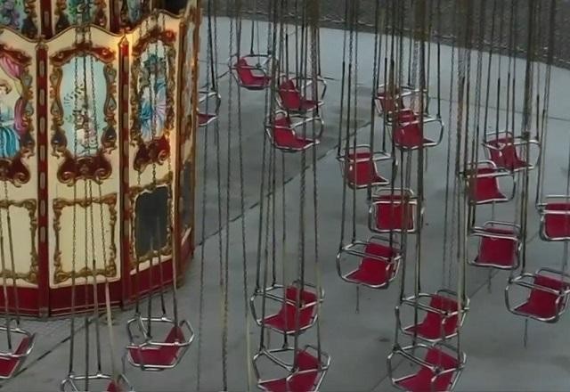 Imagem da noticia Mulher é arremessada de brinquedo em parque de diversões