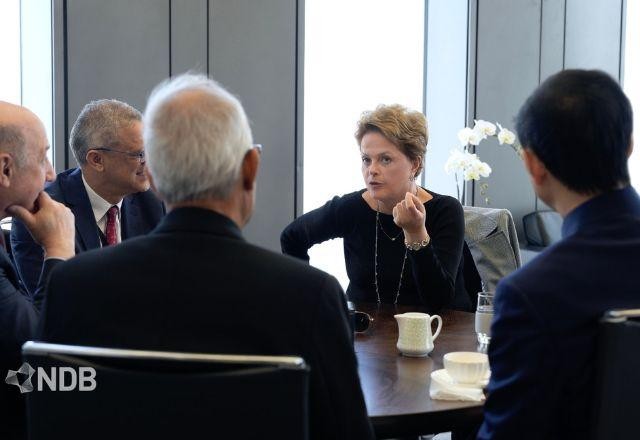 Imagem da noticia Dilma tem primeiro dia de trabalho à frente do Banco dos Brics, na China