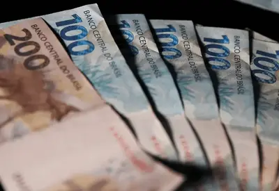 Concessões de empréstimos no Brasil caem em fevereiro e inadimplência é a maior desde 2017, diz BC Concessões de empréstimos no Brasil caem em fevereiro e inadimplência é a maior desde 2017, diz BC