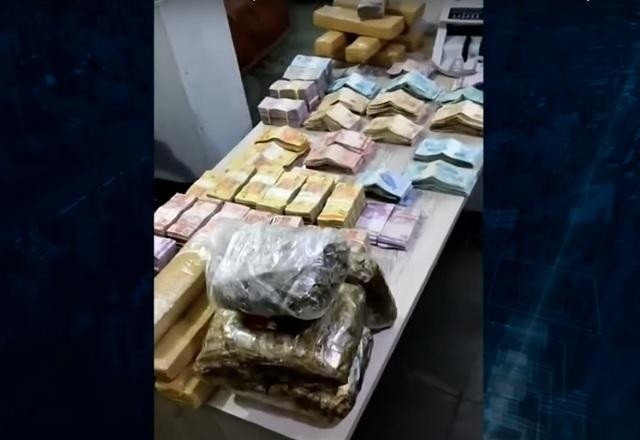 Imagem da noticia Mala com R$ 200 mil em dinheiro é apreendida em casa de traficante
