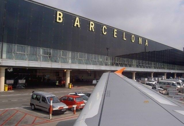 Imagem da noticia Pais são acusados de abandonar criança em aeroporto na Espanha para não perder voo