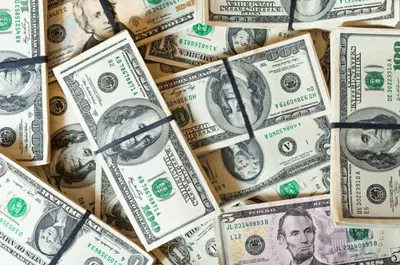 Com previsão de dólar fraco este ano, compensa investir no exterior? Com previsão de dólar fraco este ano, compensa investir no exterior?