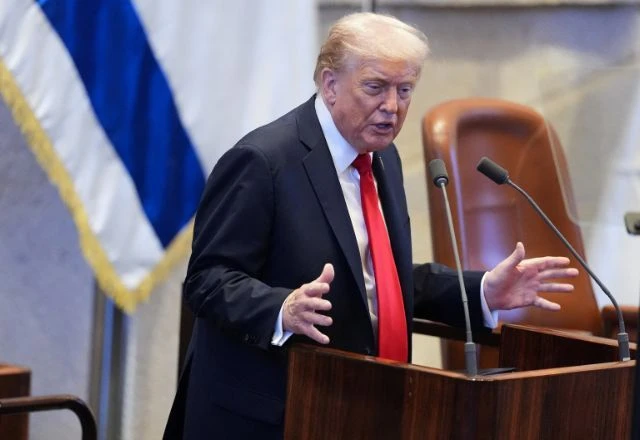 Imagem da noticia Em Israel, Trump afirma que cessar-fogo em Gaza é "amanhecer histórico de um novo Oriente Médio"