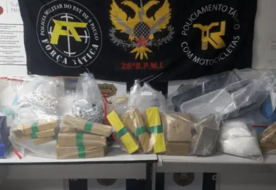 Polícia apreende quase 40 toneladas de drogas no interior de SP Polícia apreende quase 40 toneladas de drogas no interior de SP