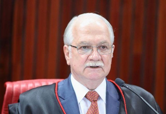 Imagem da noticia Fachin e Celso de Mello se unem na defesa por código de conduta para ministros do STF