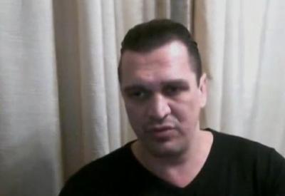 Suspeito de atacar sede do Porta dos Fundos é extraditado para o Brasil Suspeito de atacar sede do Porta dos Fundos é extraditado para o Brasil