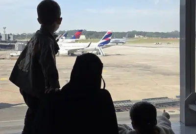 Egípcia grávida e filhos são autorizados a entrar no Brasil após mais de 30 dias em aeroporto Egípcia grávida e filhos são autorizados a entrar no Brasil após mais de 30 dias em aeroporto