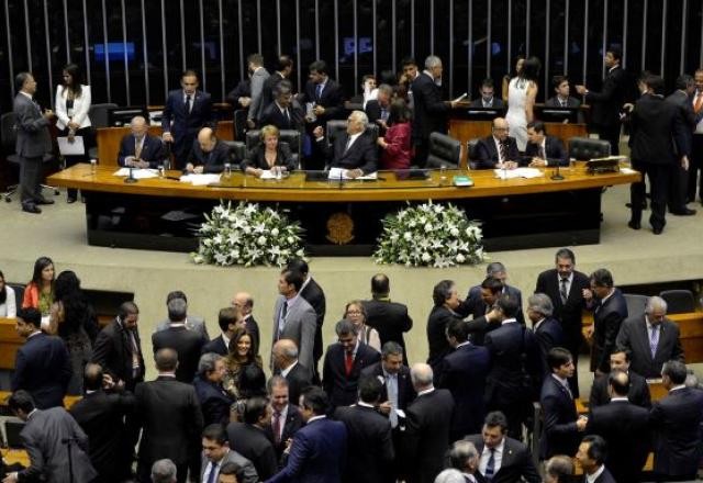 Imagem da noticia Candidato médio é homem, negro, casado e com ensino superior