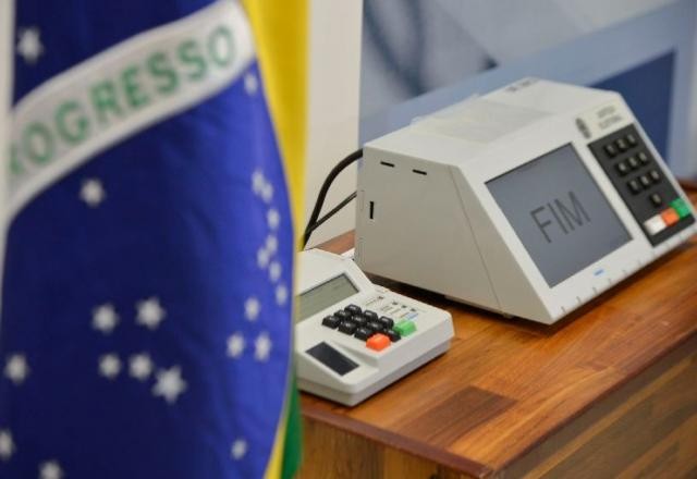 Imagem da noticia TSE restringe porte de armas para eleições de outubro