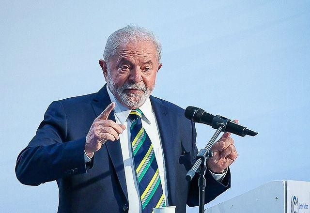 Imagem da noticia "Quando há teto de gastos, tira dinheiro da saúde e educação", diz Lula