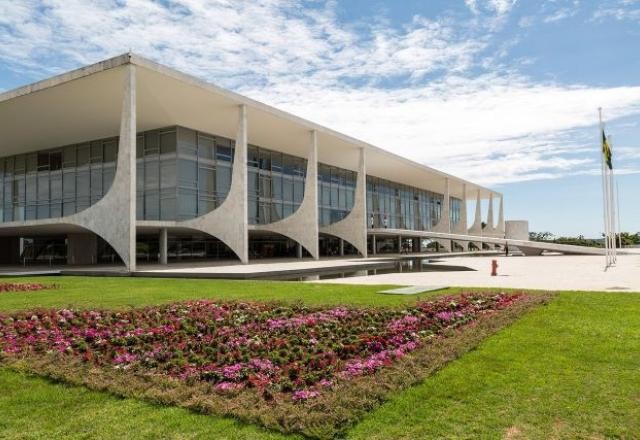 Imagem da noticia Na guerra eleitoral, Planalto se preocupa com inflação e fertilizantes