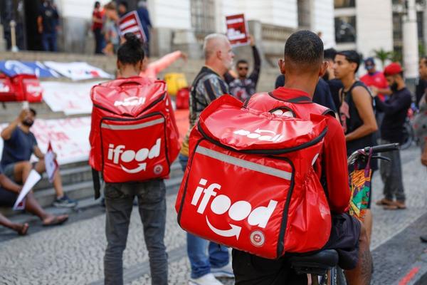 Imagem da notícia: Regulamentação dos trabalhadores por app será a maior inclusão previdenciária desde o MEI, diz CEO do iFood