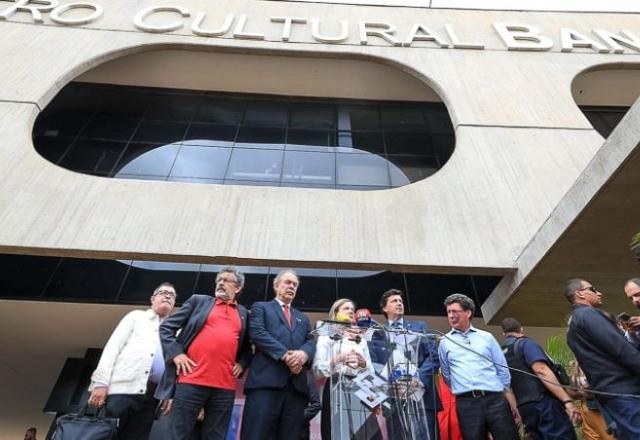 Imagem da noticia Transição: famosos serão voluntários, cargos remunerados vão de R$ 2 a R$ 17 mil