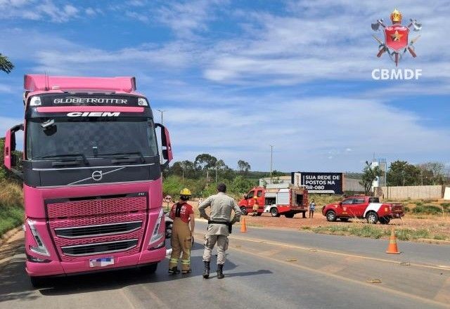 Imagem da noticia Motociclista morre após colisão com carreta em rodovia do Distrito Federal