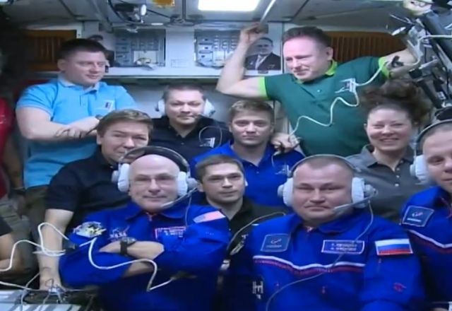 Imagem da noticia O espaço está cheio! 19 pessoas estão fora do planeta Terra; entenda