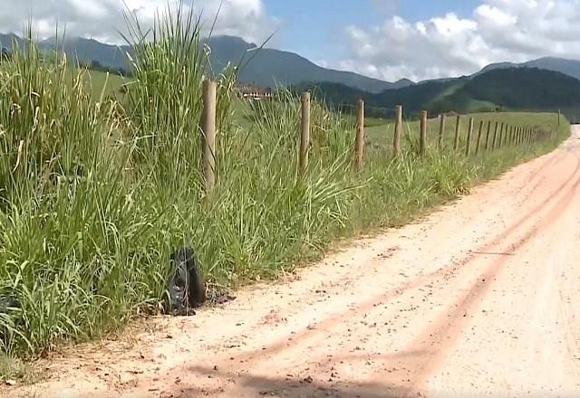 Imagem da noticia Mulher é presa acusada de mandar matar homem suspeito de estuprar filha