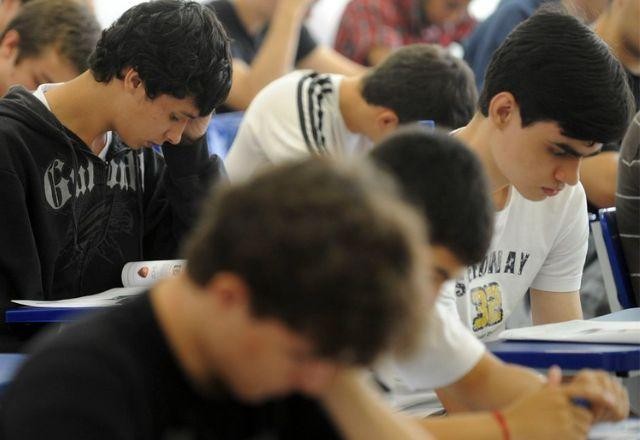 Imagem da noticia Novo Ensino Médio deve aumentar carga horária das disciplinas obrigatórias
