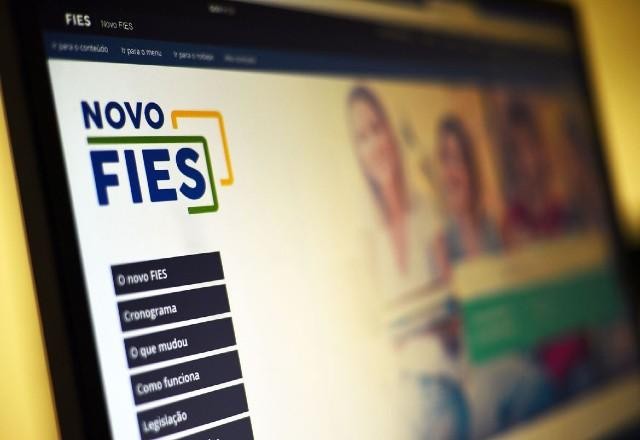 Imagem da noticia Governo prorroga prazo de adesão ao Desenrola Fies até 31 de dezembro