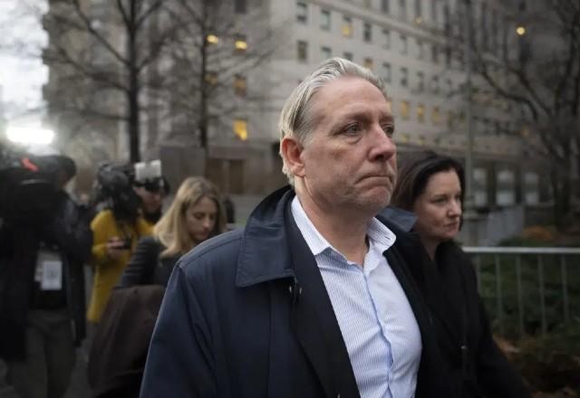 Imagem da noticia Ex-agente do FBI é detido nos EUA por colaborar com oligarca russo