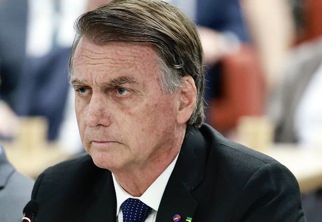 Imagem da noticia Bolsonaro vai a hospital em Brasília e passa por exames médicos
